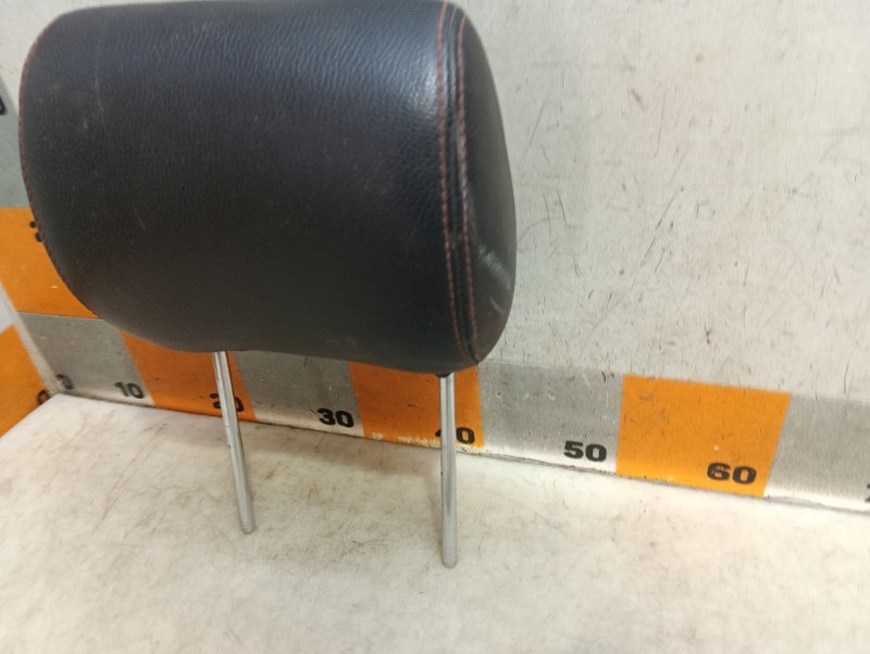 Подголовник сиденья