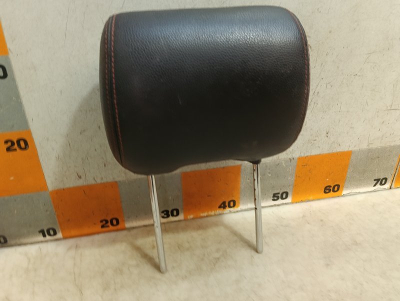 Подголовник сиденья