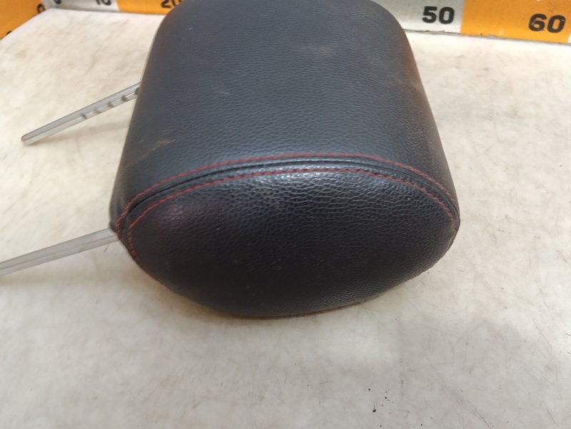 Подголовник сиденья