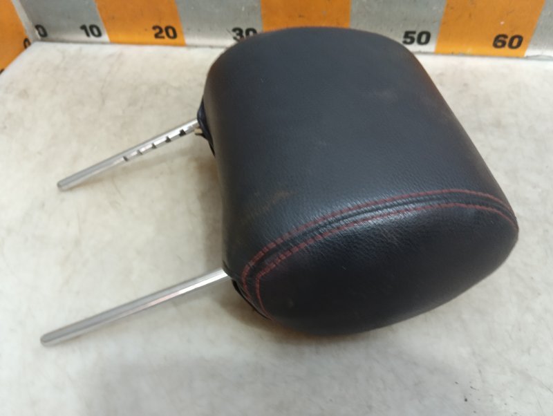 Подголовник сиденья