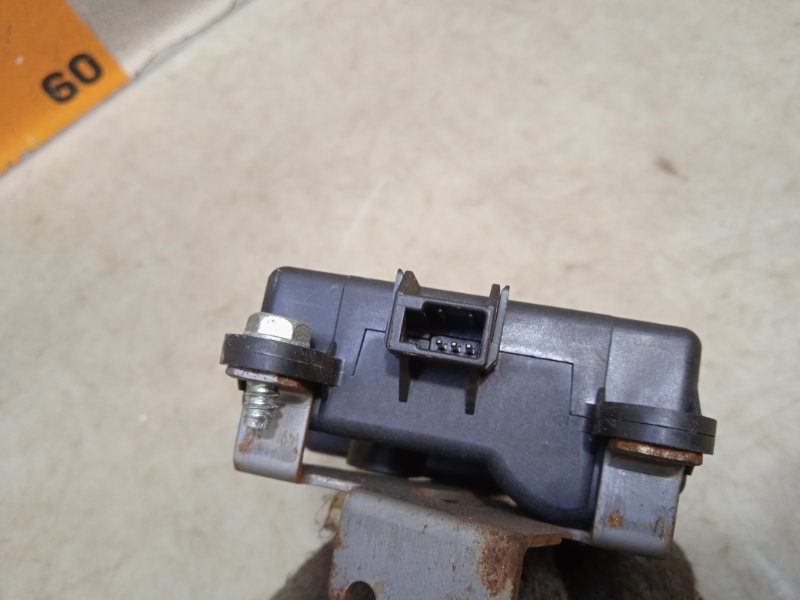 Моторчик заслонки печки