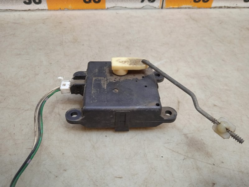 Моторчик заслонки печки