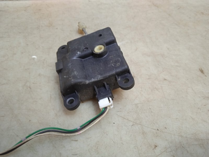 Моторчик заслонки печки