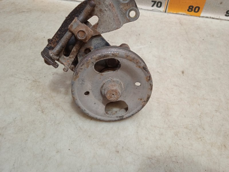 Насос ГУР (гидроусилитель руля)