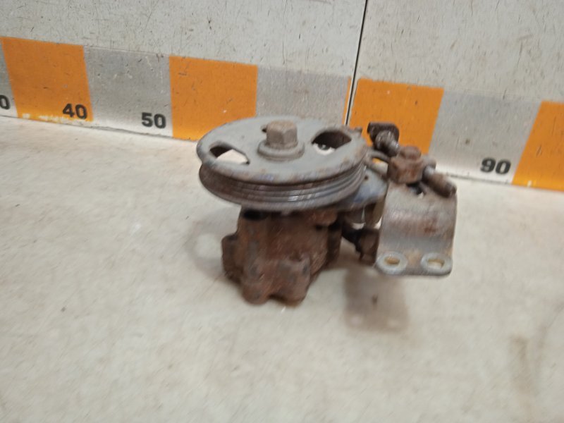 Насос ГУР (гидроусилитель руля)