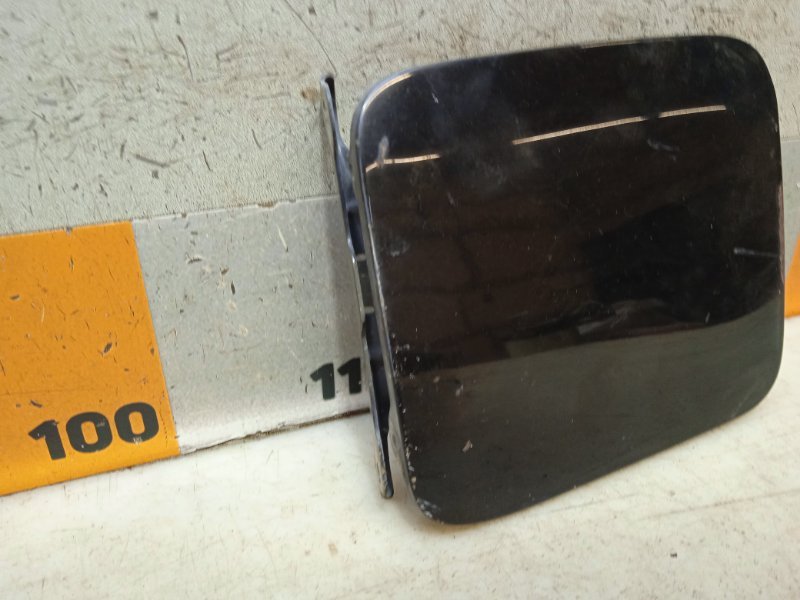 Лючок бензобака