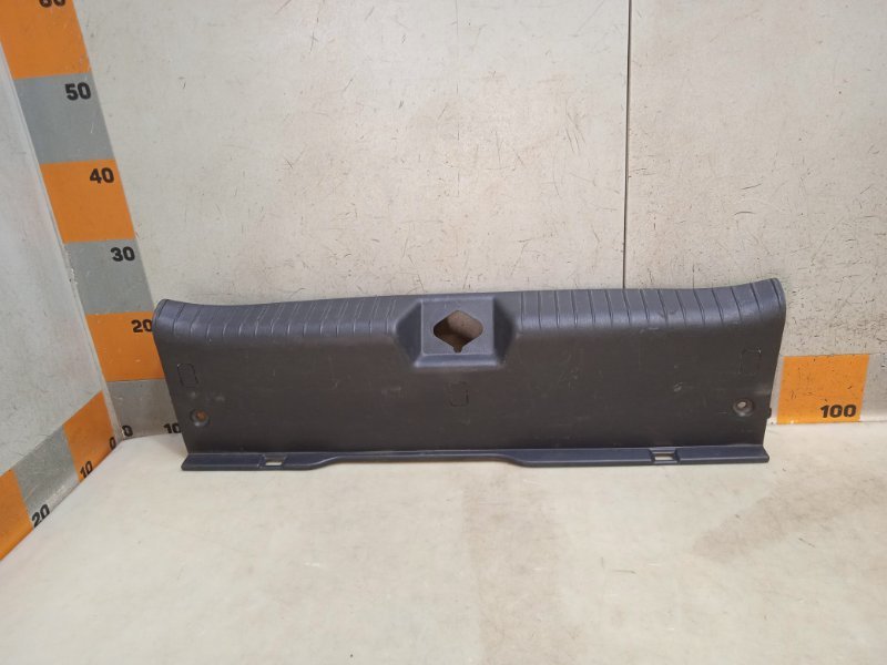 Обшивка багажника