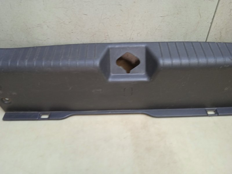 Обшивка багажника