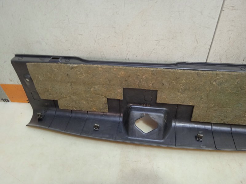 Обшивка багажника