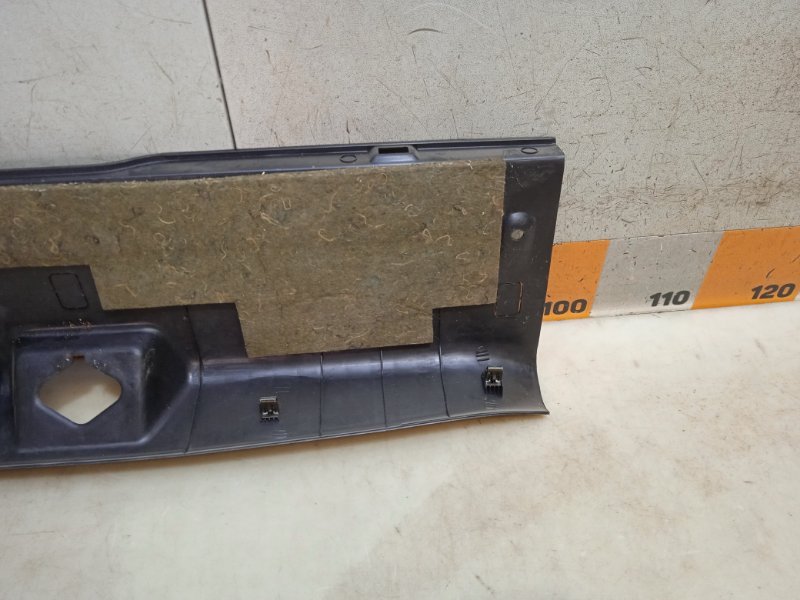 Обшивка багажника