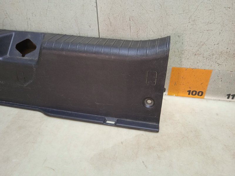 Обшивка багажника