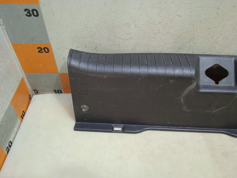 Обшивка багажника