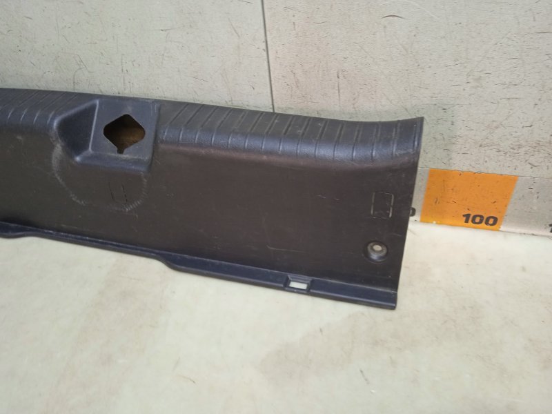 Обшивка багажника