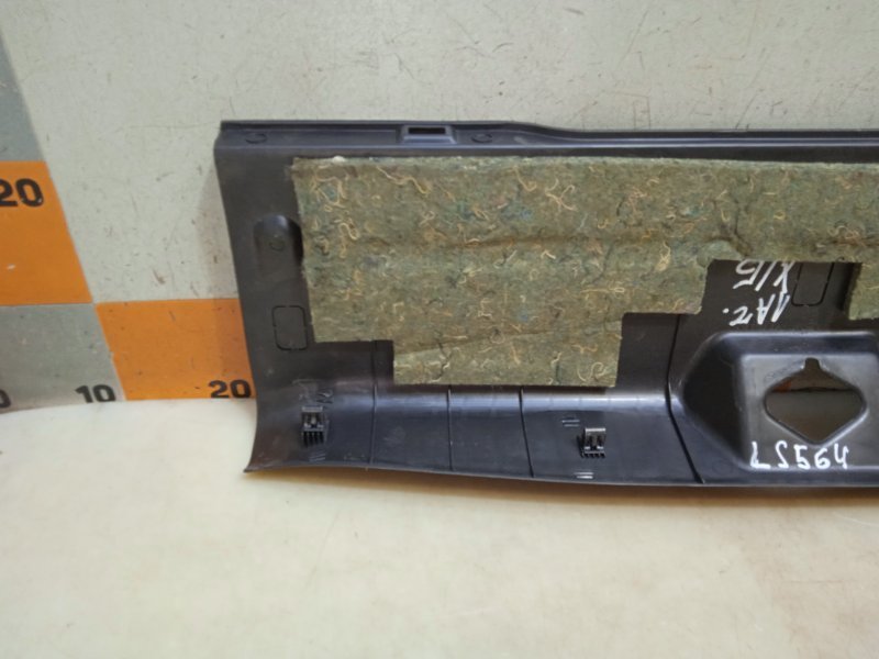 Обшивка багажника