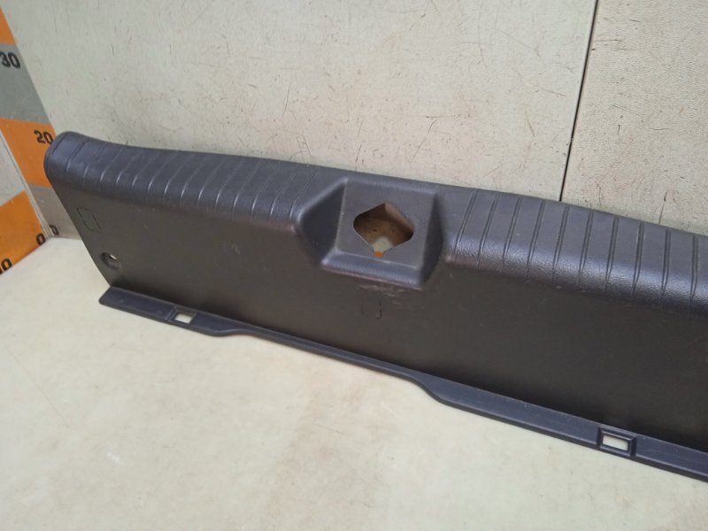 Обшивка багажника