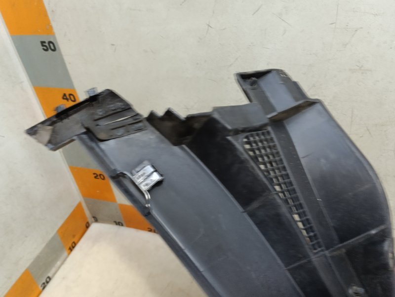 Планка под лобовое стекло