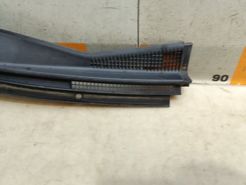 Планка под лобовое стекло