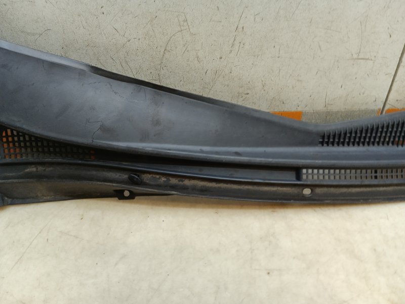 Планка под лобовое стекло