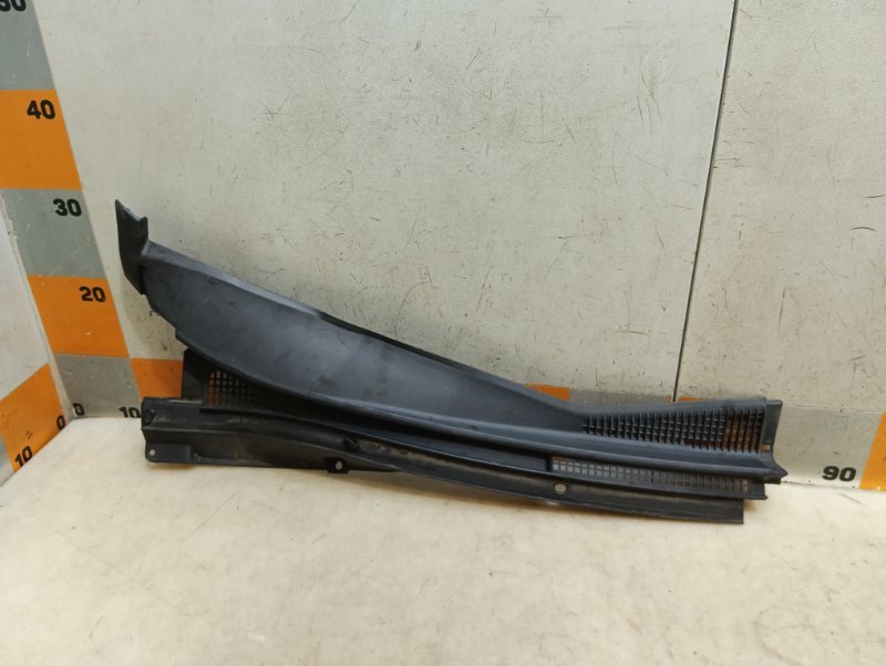 Планка под лобовое стекло