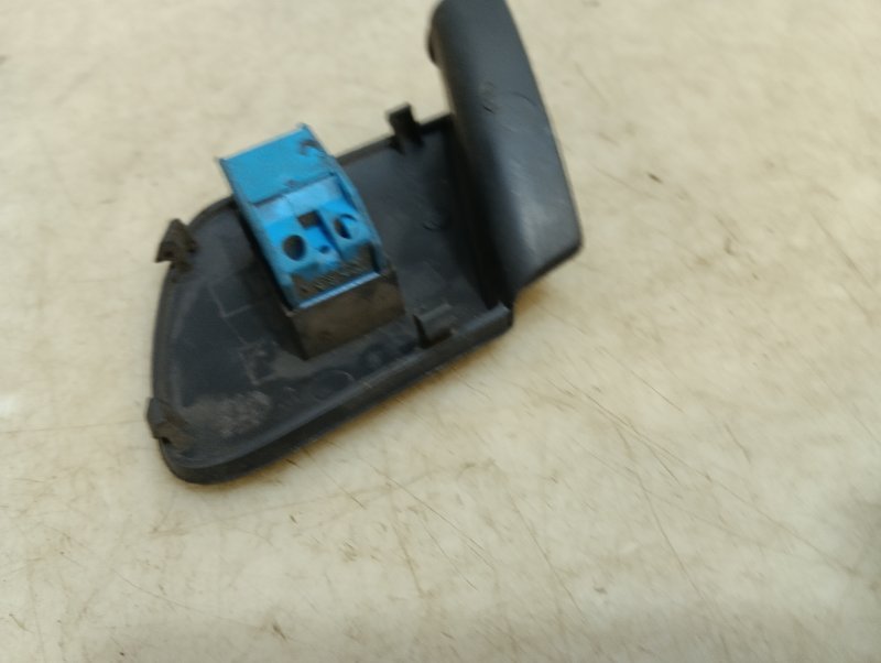 Кнопка стеклоподъемника