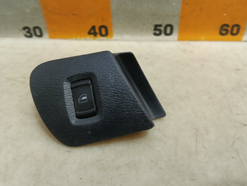 Кнопка стеклоподъемника