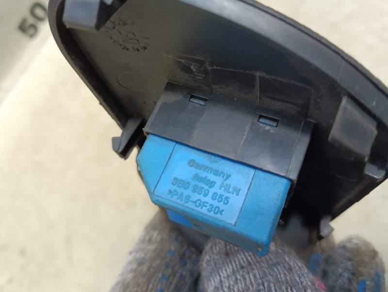 Кнопка стеклоподъемника