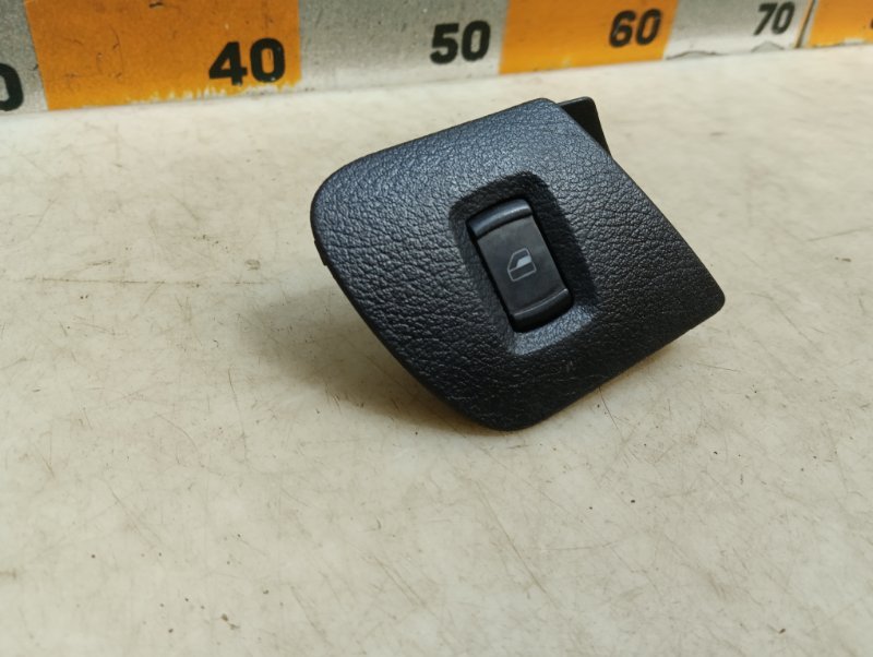 Кнопка стеклоподъемника