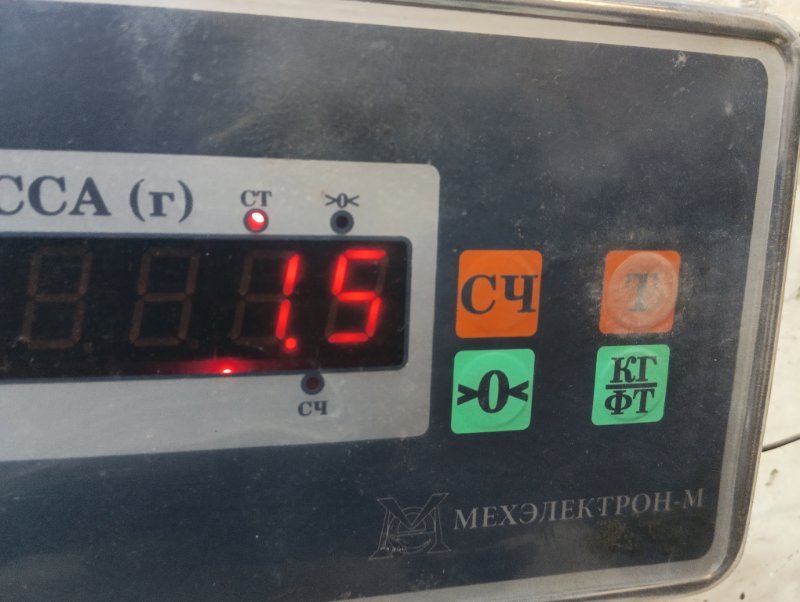 Накладка двери передней левой