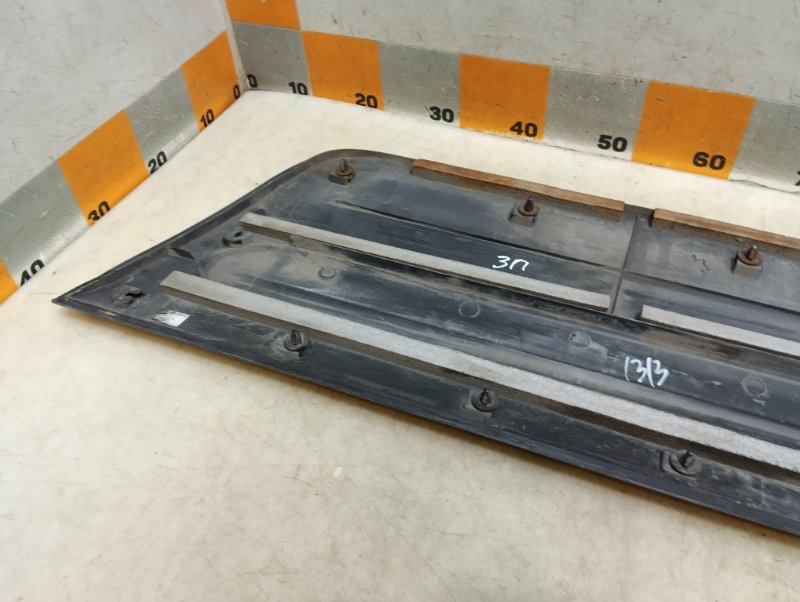 Накладка двери задней правой