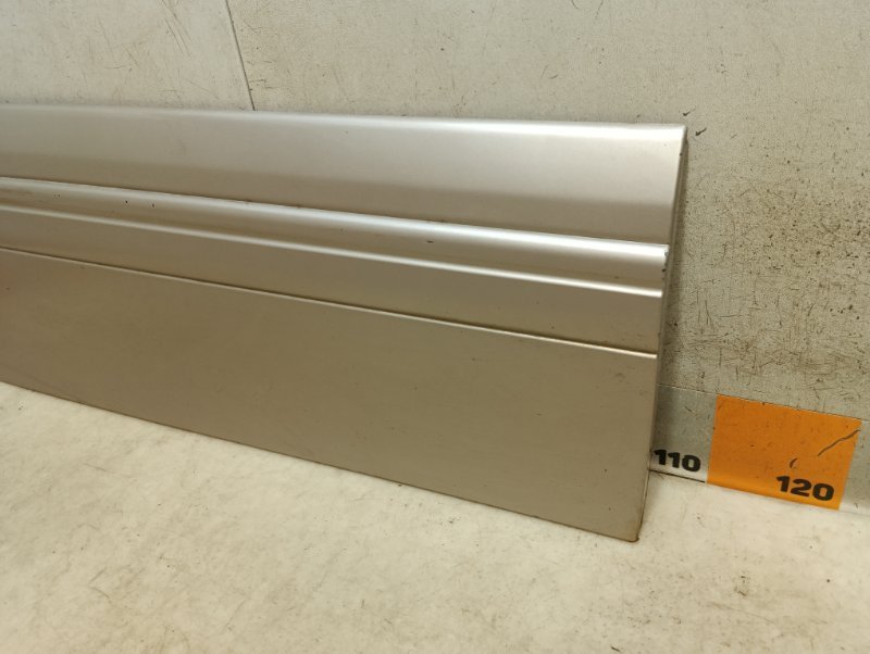 Накладка двери задней правой