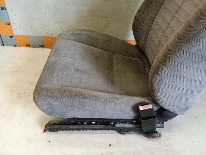 Сиденье переднее правое