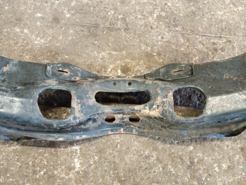 Балка подмоторная