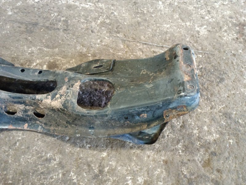 Балка подмоторная