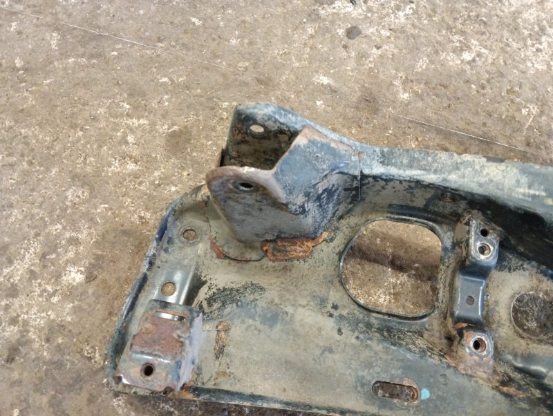 Балка подмоторная