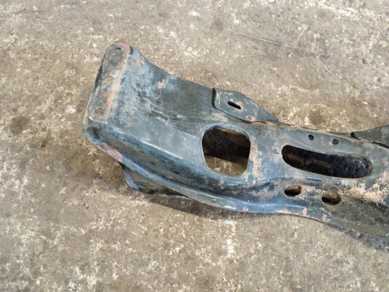 Балка подмоторная