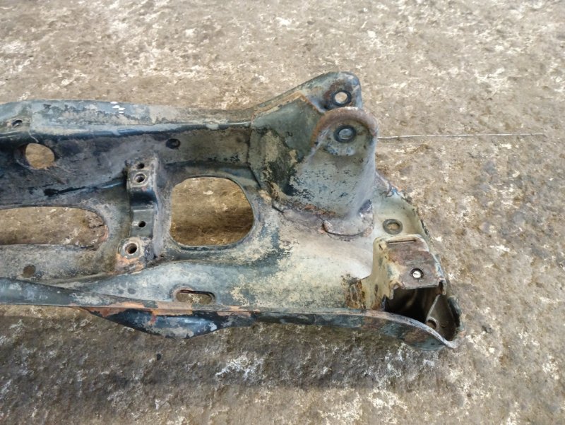 Балка подмоторная