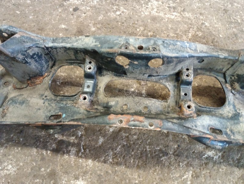 Балка подмоторная