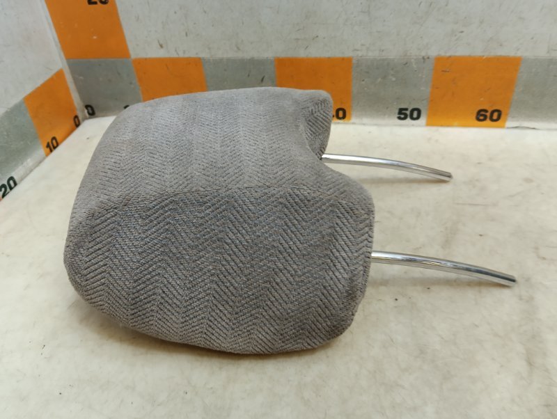 Подголовник сиденья