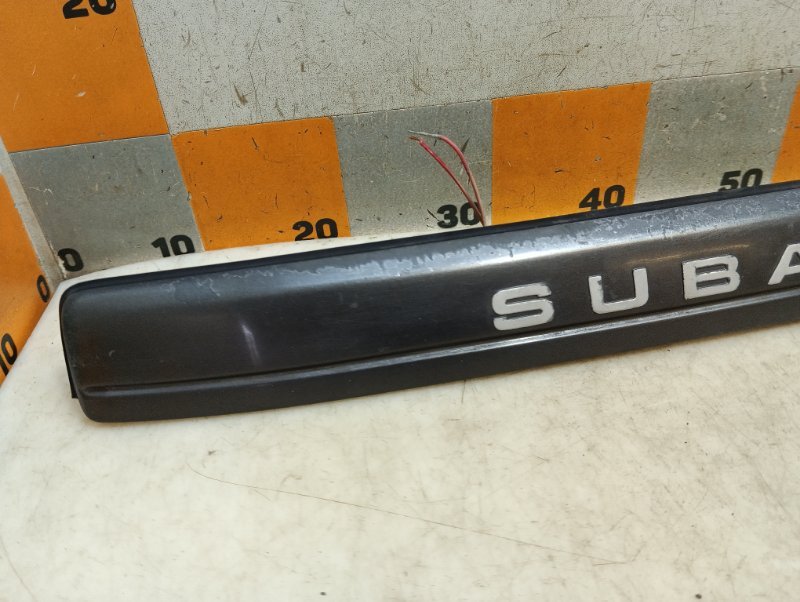 Накладка крышки багажника