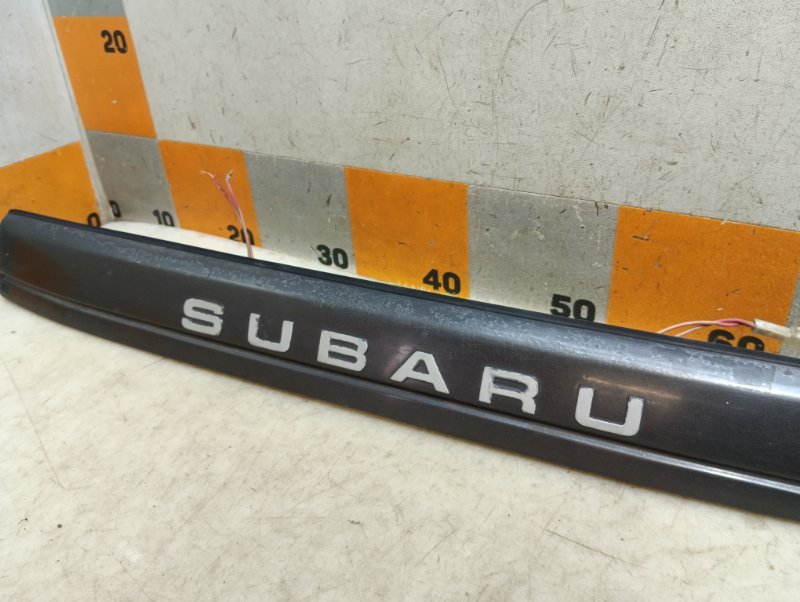 Накладка крышки багажника