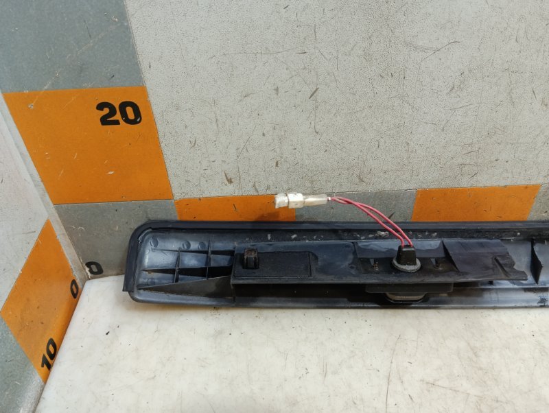 Накладка крышки багажника