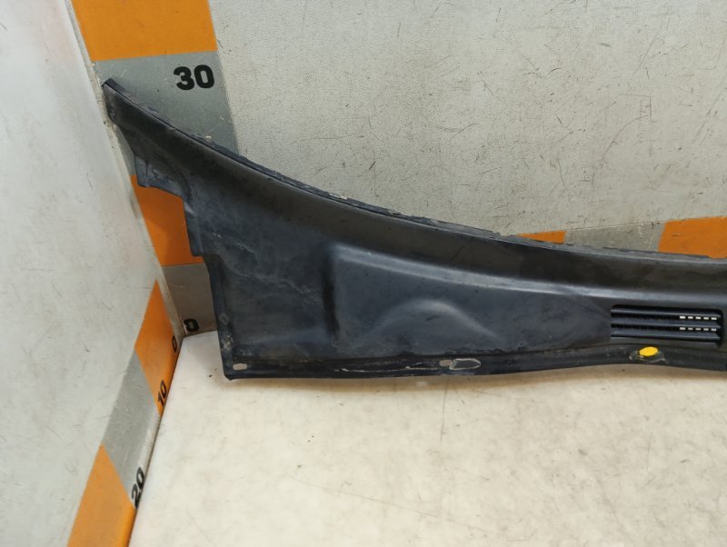 Решетка стеклоочистителей (Жабо)