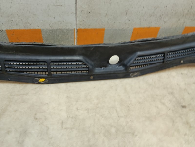 Решетка стеклоочистителей (Жабо)