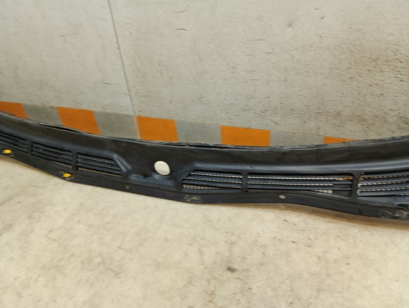 Решетка стеклоочистителей (Жабо)