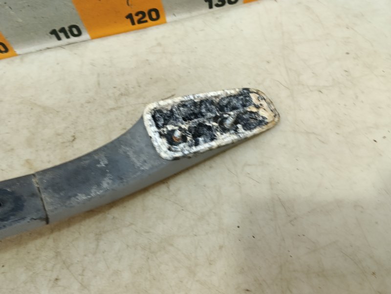 Рейлинг (релинг) правый (планка на крышу)