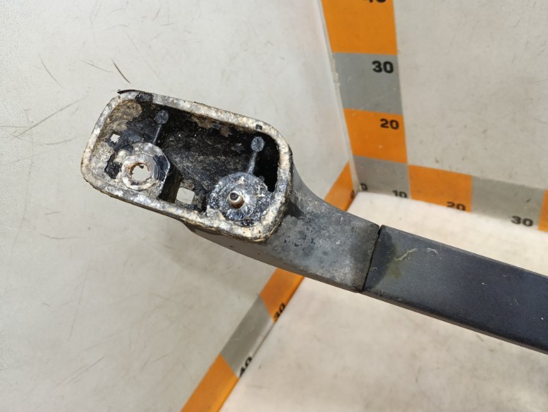 Рейлинг (релинг) правый (планка на крышу)