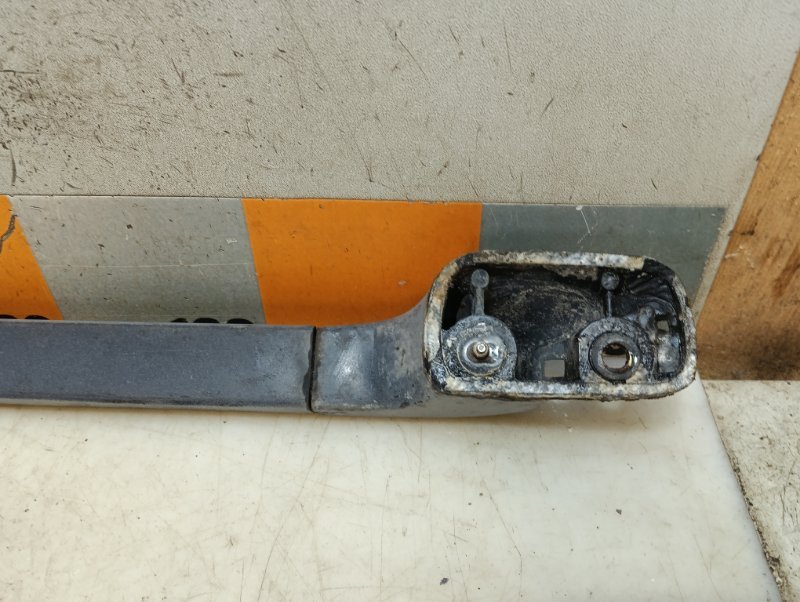 Рейлинг (релинг) левый (планка на крышу)