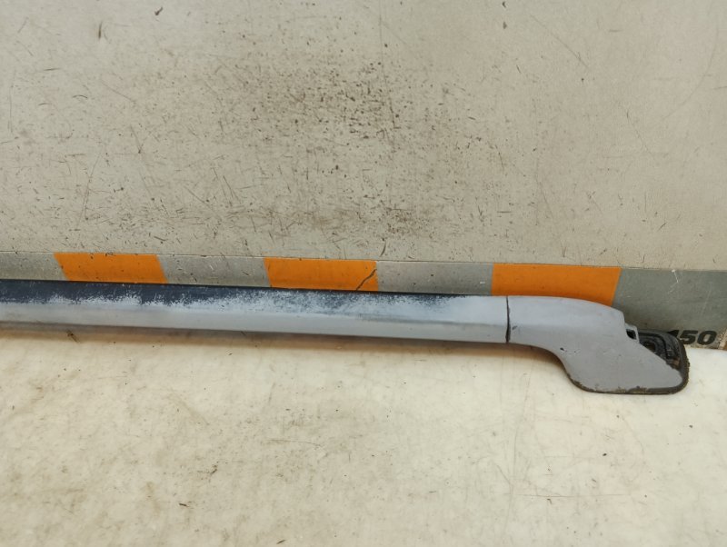 Рейлинг (релинг) левый (планка на крышу)