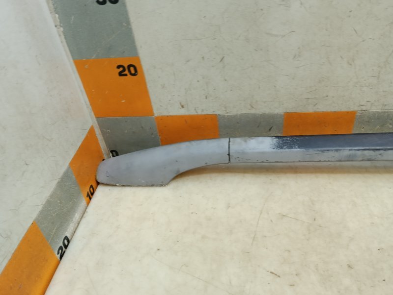 Рейлинг (релинг) левый (планка на крышу)