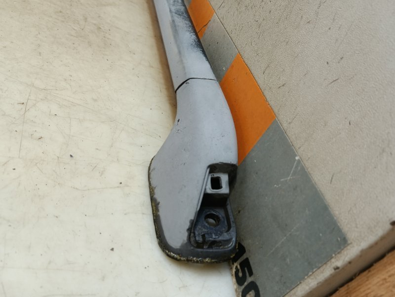 Рейлинг (релинг) левый (планка на крышу)